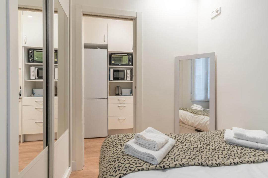 Cozy 1Bd 1Bth - Anton Martin Apartment Мадрид Екстериор снимка