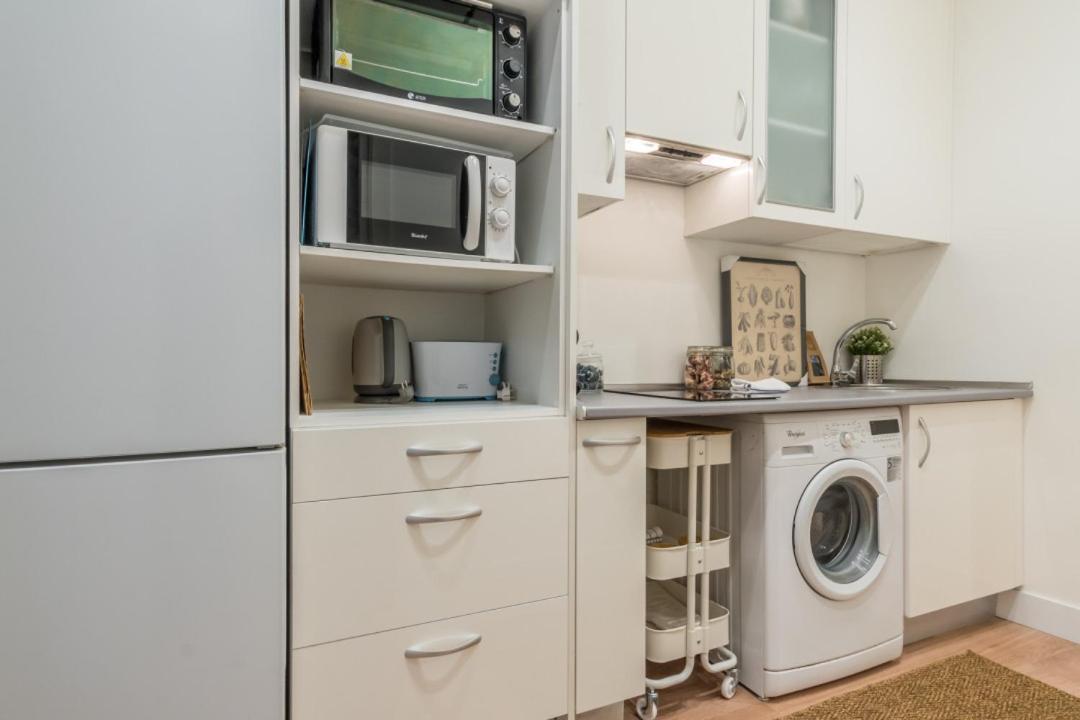 Cozy 1Bd 1Bth - Anton Martin Apartment Мадрид Екстериор снимка