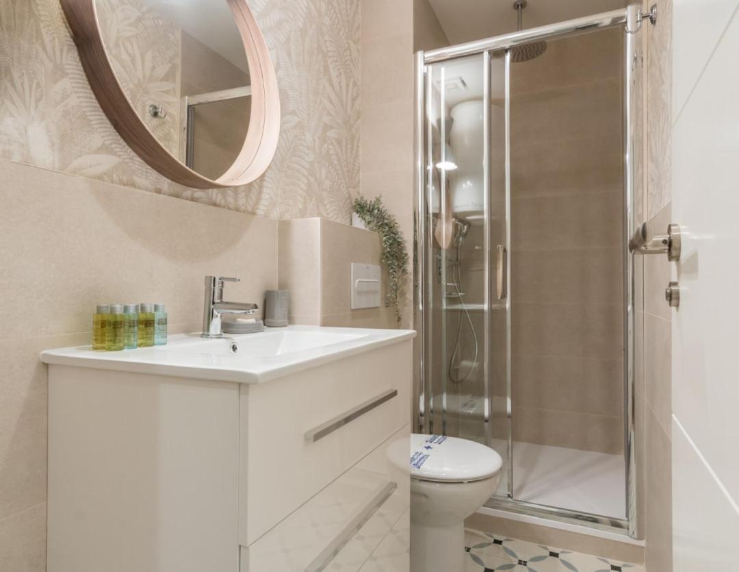 Cozy 1Bd 1Bth - Anton Martin Apartment Мадрид Екстериор снимка